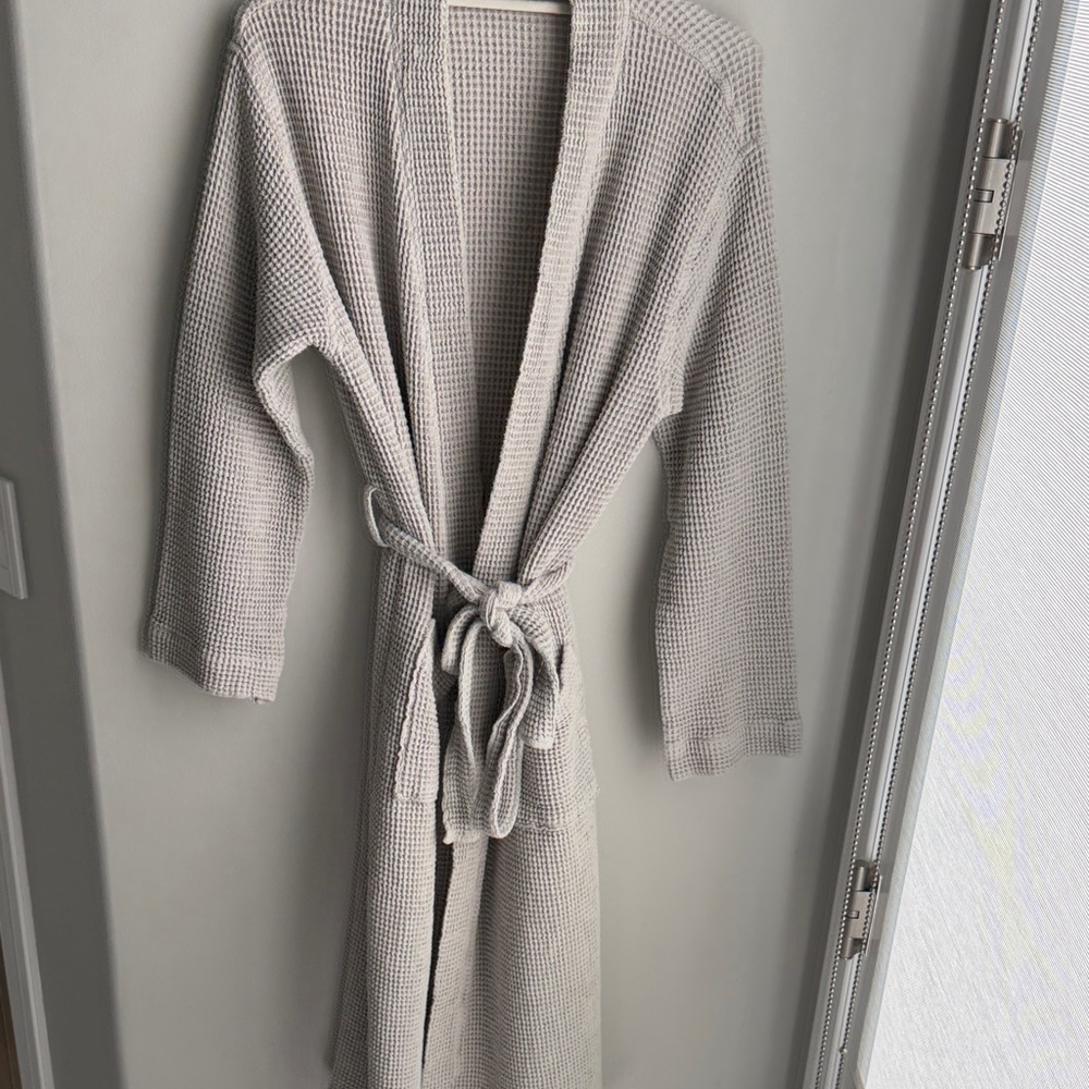 Coyuchi Textured Waffle Knit Garment in Light Gray